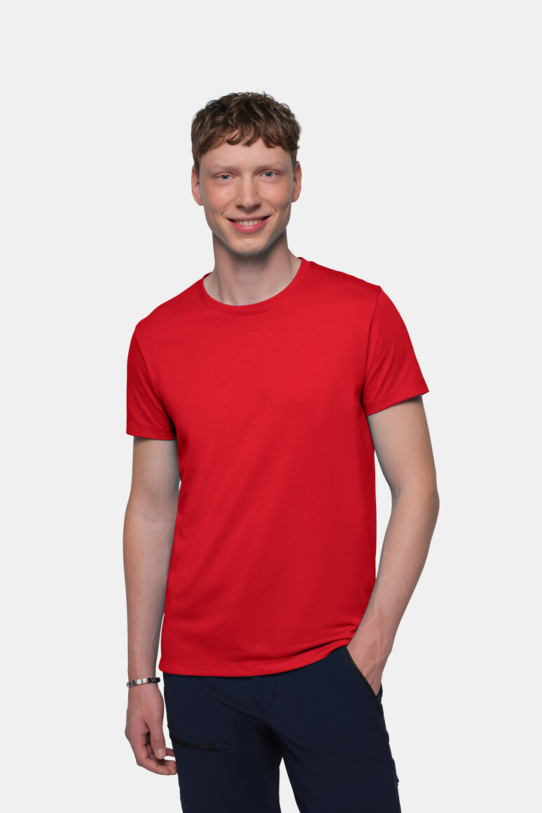 HAKRO 269 COTTON TEC® T-Shirt in Rot – Modellansicht