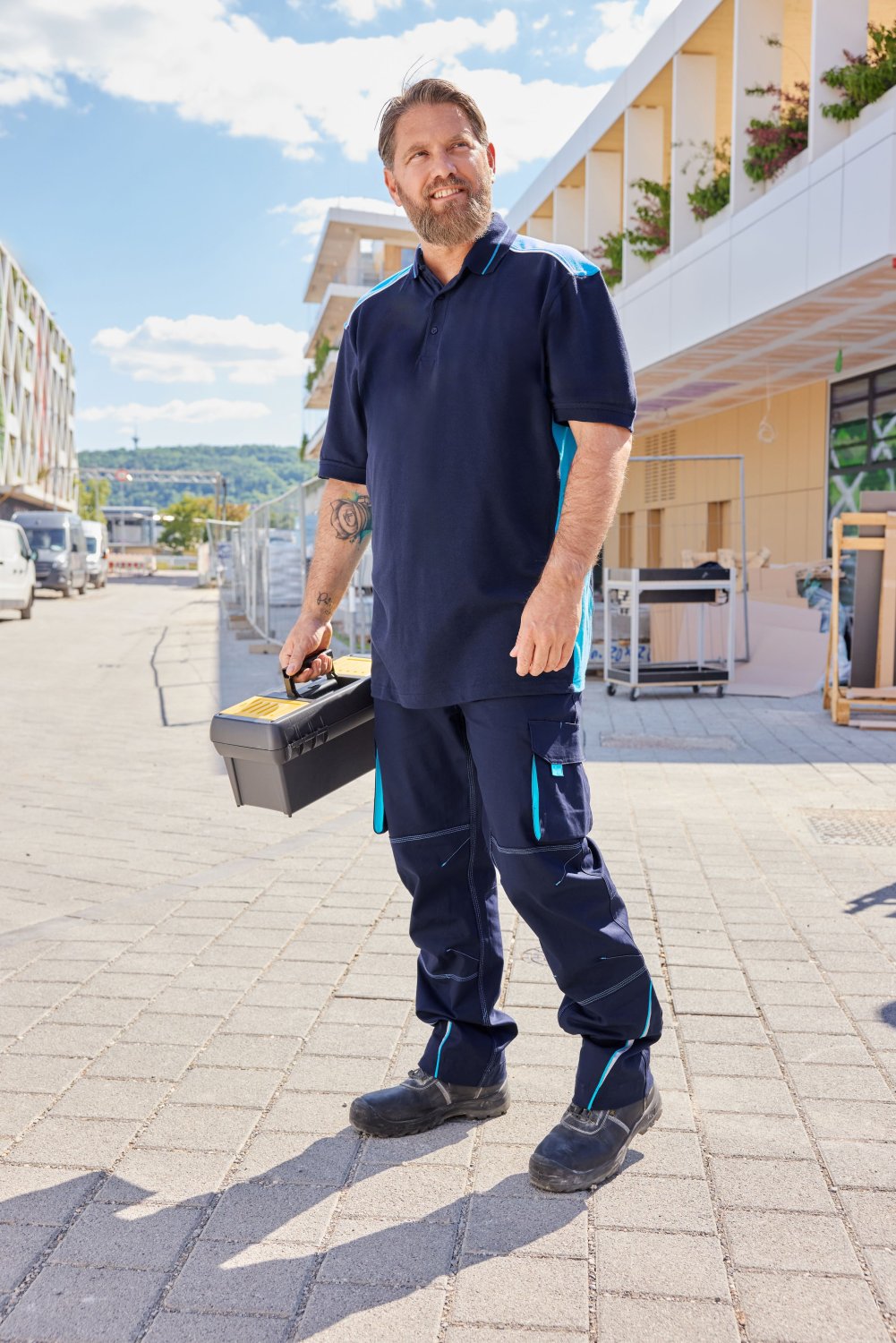 Daiber Men's Workwear Polo - COLOR - in Black/Lime-Green – Modellansicht