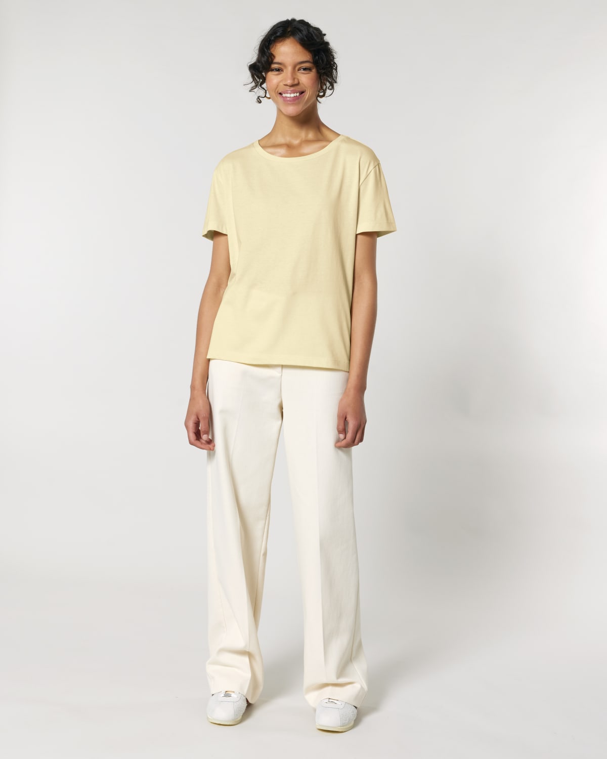 Stanley Stella Stella Serena in Butter – Modellansicht