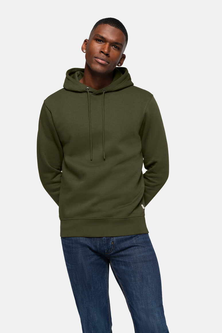HAKRO 560 Kapuzen-Sweatshirt Bio-Baumwolle in Olive – Modellansicht