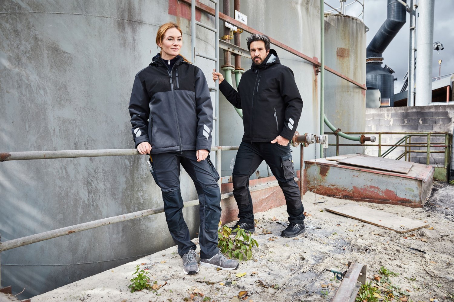 Daiber Padded Hardshell Workwear Jacket GRS in Black/Black – Modellansicht