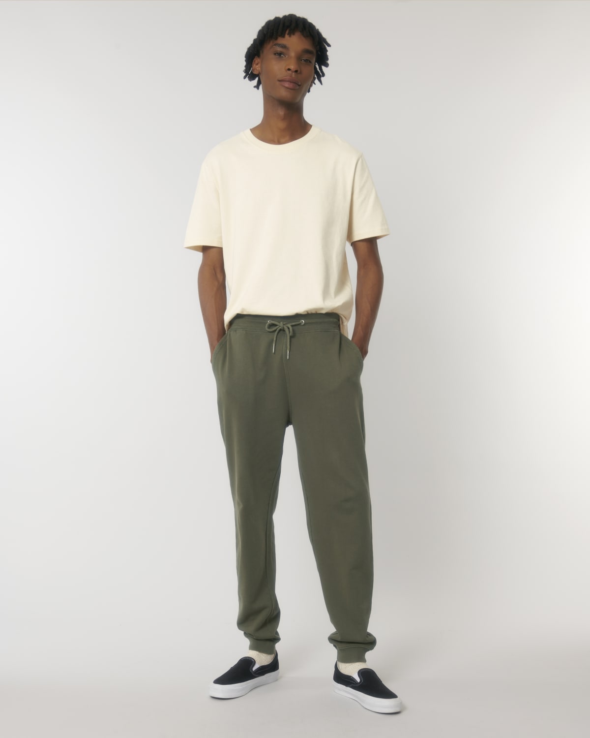 Stanley Stella Mover Vintage in G. Dyed Khaki – Modellansicht