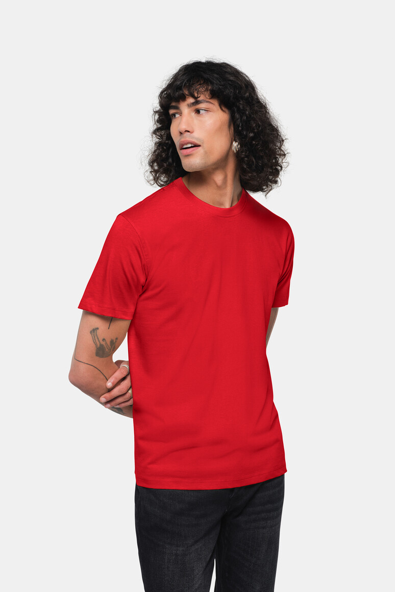 HAKRO 293 T-Shirt Heavy in Rot – Modellansicht