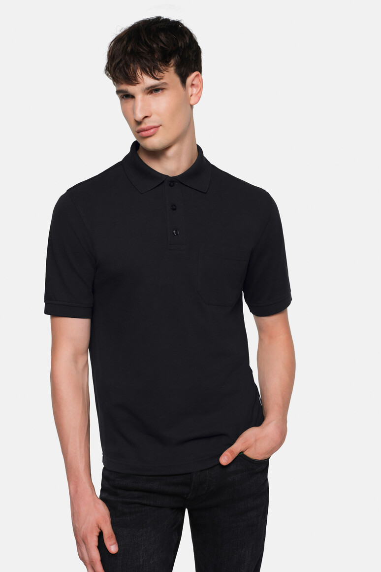 HAKRO 812 Pocket-Poloshirt MIKRALINAR® in Schwarz – Modellansicht