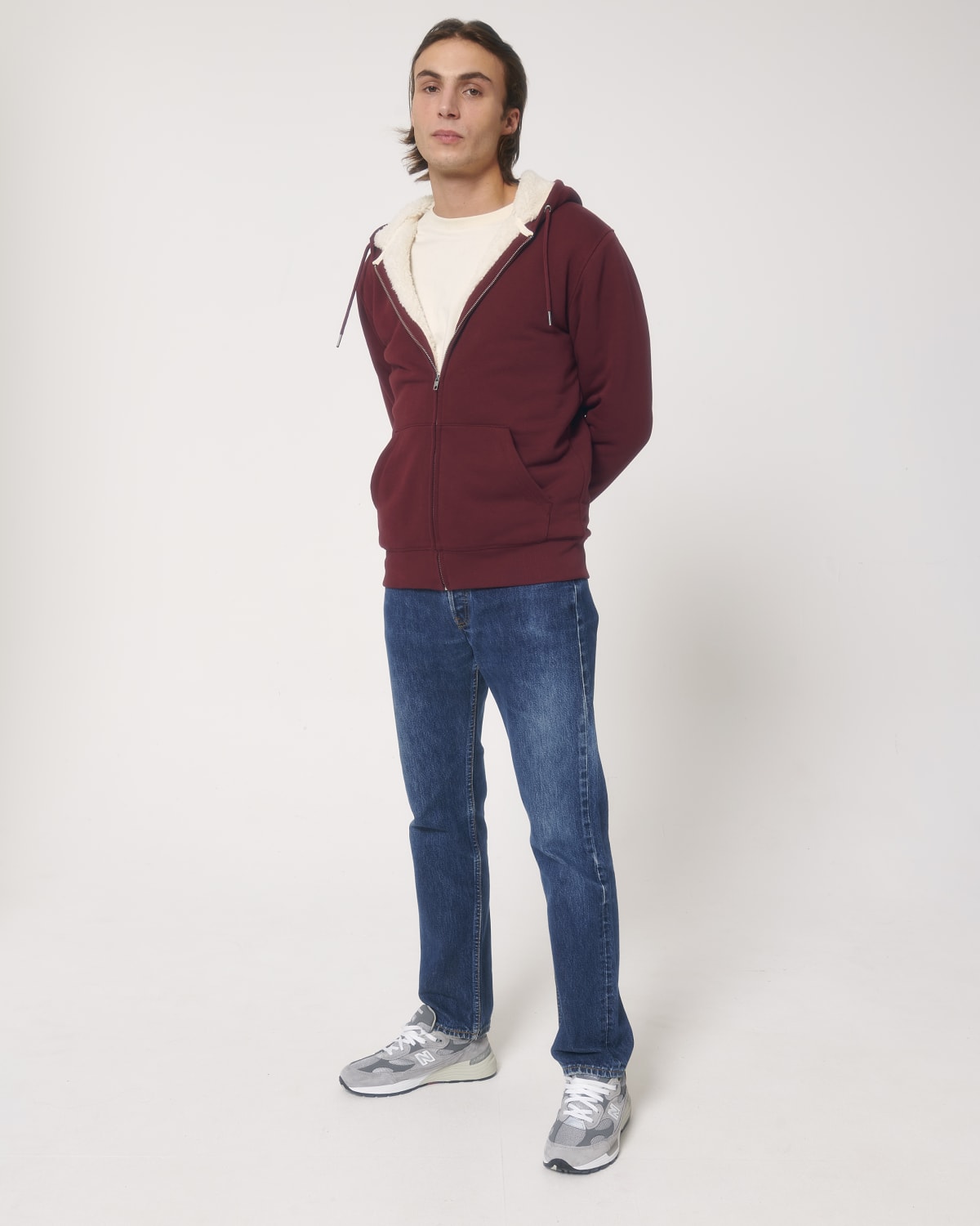 Stanley Stella Hygger Sherpa in Burgundy – Modellansicht
