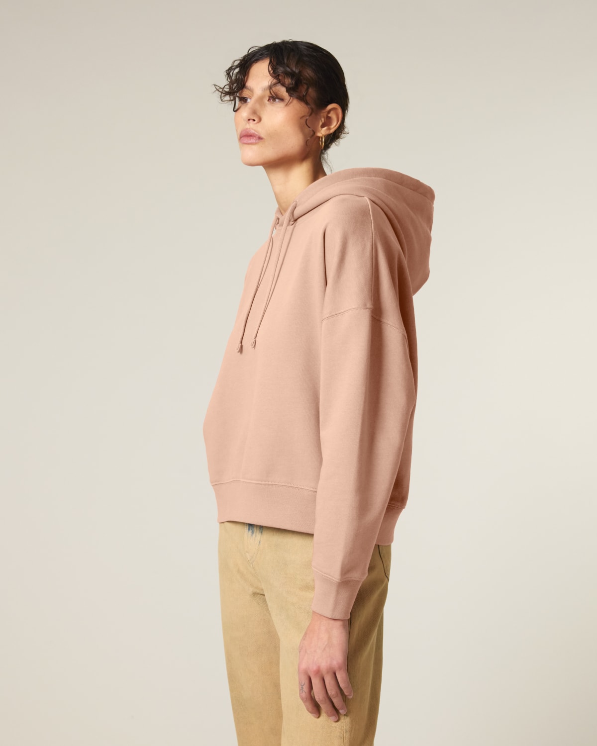 Stanley Stella Stella Nora in Fraiche Peche – Modellansicht
