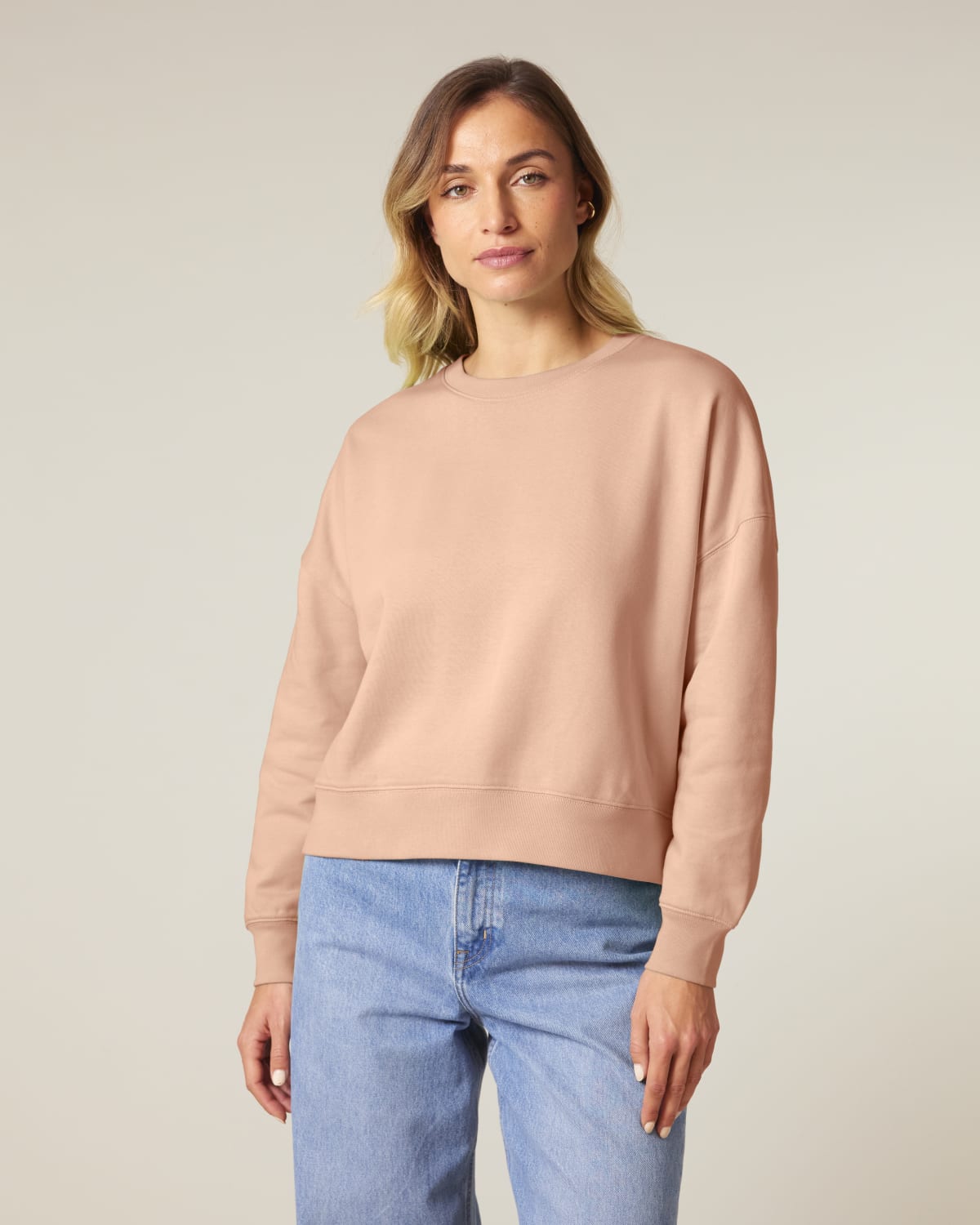 Stanley Stella Stella Alma in Fraiche Peche – Modellansicht