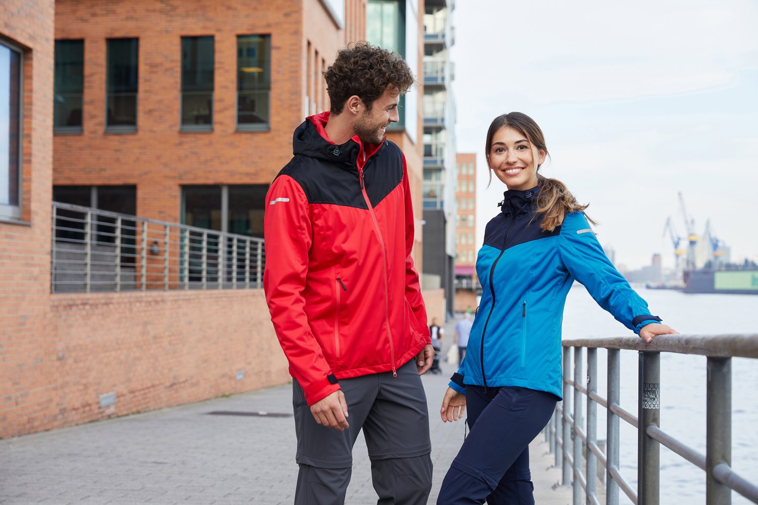 Daiber Ladies' Allweather Jacket GRS in Navy – Modellansicht
