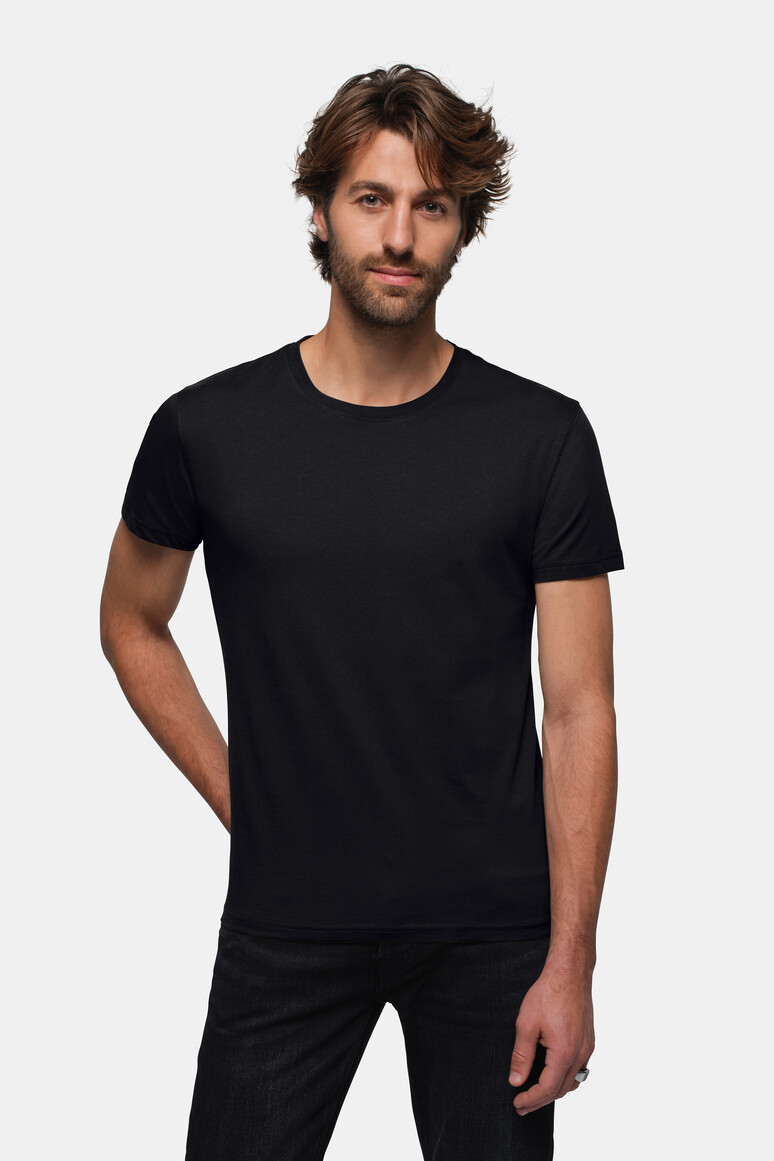 HAKRO 593 T-Shirt Bio-Baumwolle in Schwarz – Modellansicht