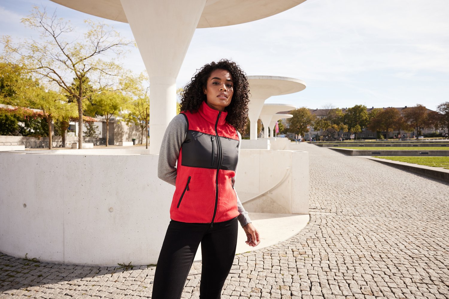 Daiber Ladies' Fleece Vest GRS in Black/Black – Modellansicht
