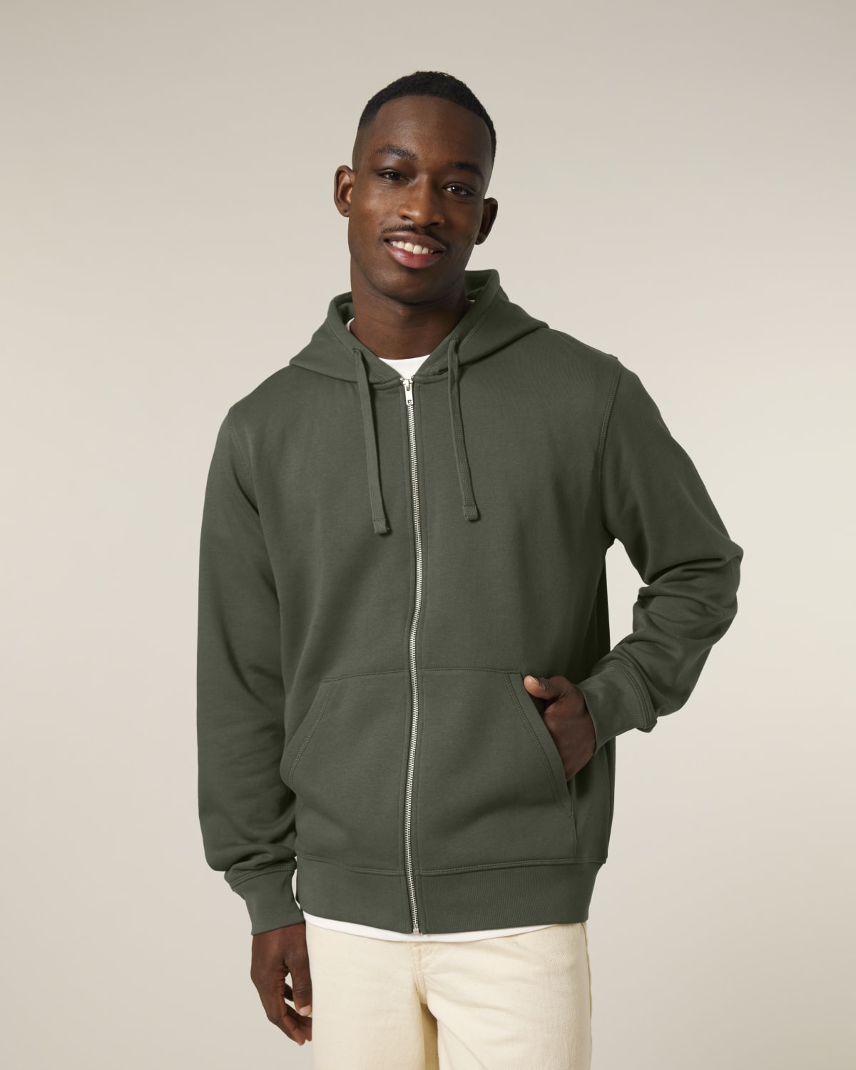 Stanley Stella Mixer in Khaki – Modellansicht