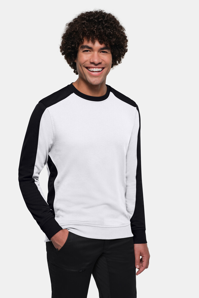HAKRO 549 Sweatshirt Contrast MIKRALINAR® ECO in Weiß/Schwarz – Modellansicht