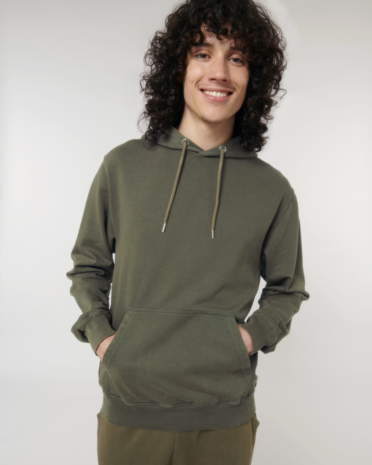Stanley Stella Archer Vintage in G. Dyed Khaki – Modellansicht