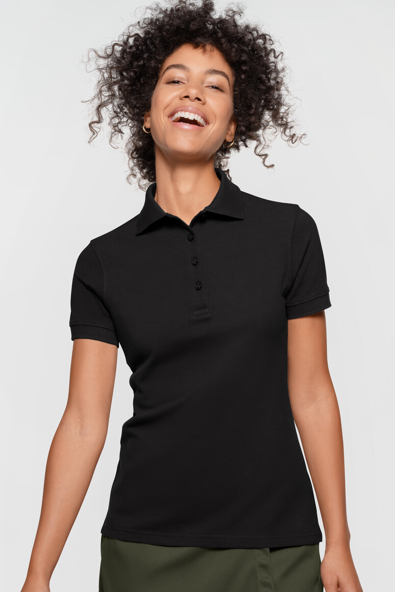 HAKRO 303 Label-Free Damen Poloshirt Heavy MIKRALINAR® ECO in Schwarz – Modellansicht