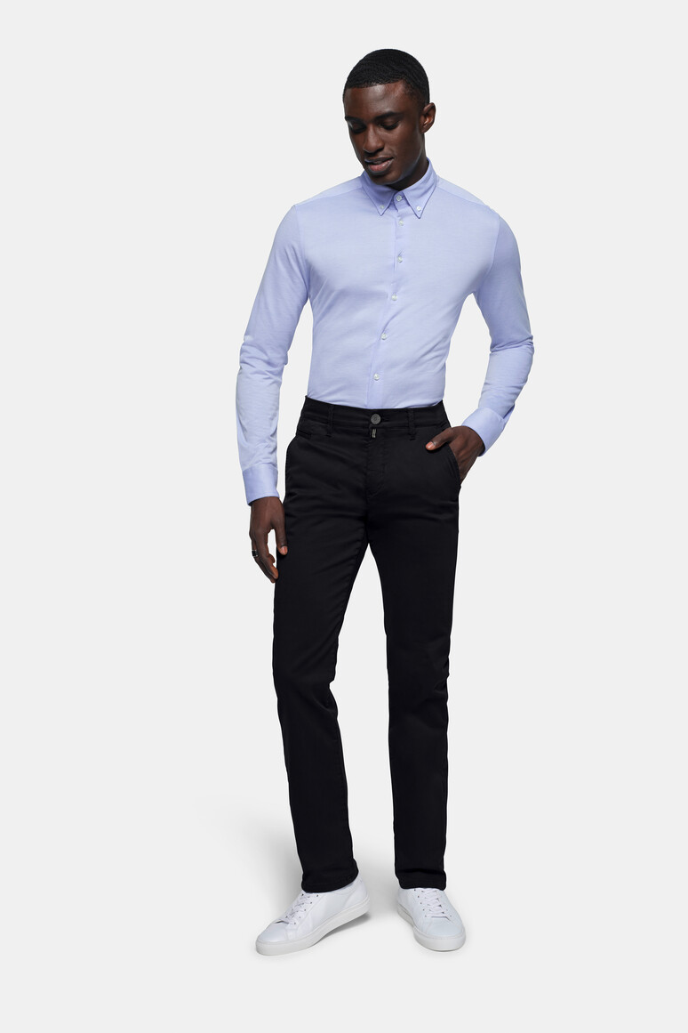 HAKRO 707 Chinohose X-Stretch in Schwarz – Modellansicht