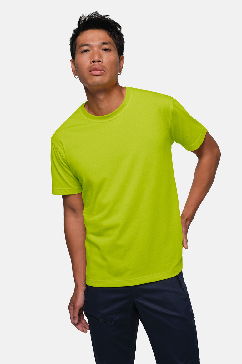 HAKRO 281 T-Shirt MIKRALINAR® in Kiwi – Modellansicht