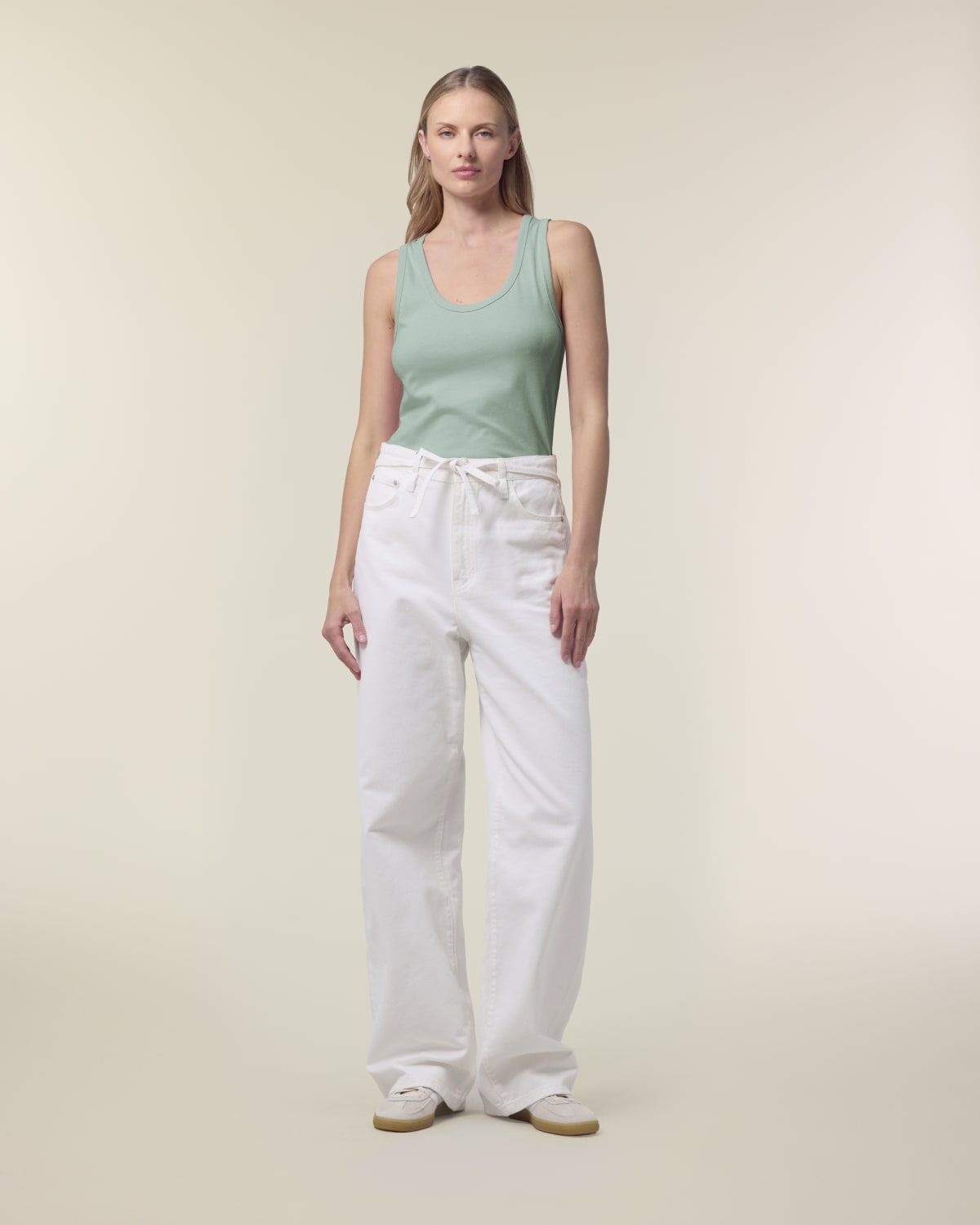 Stanley Stella Stella Ava in Aloe – Modellansicht