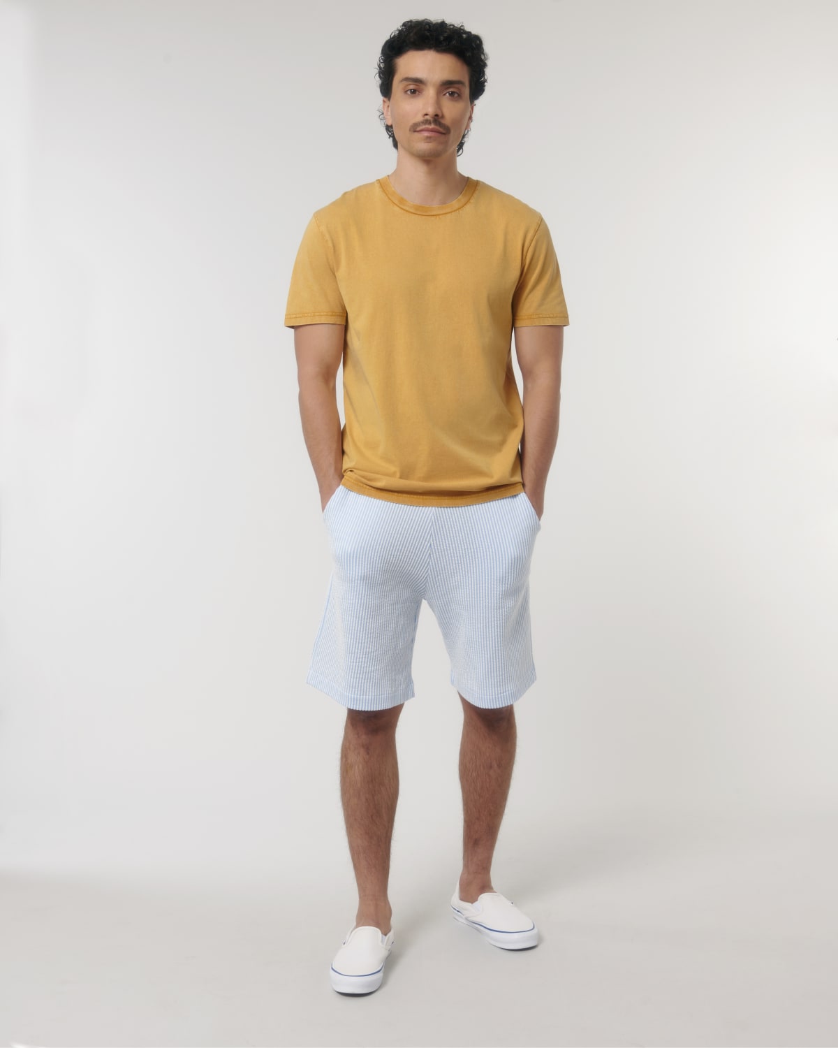 Stanley Stella Crafter Vintage in G. Dyed Gold Ochre – Modellansicht