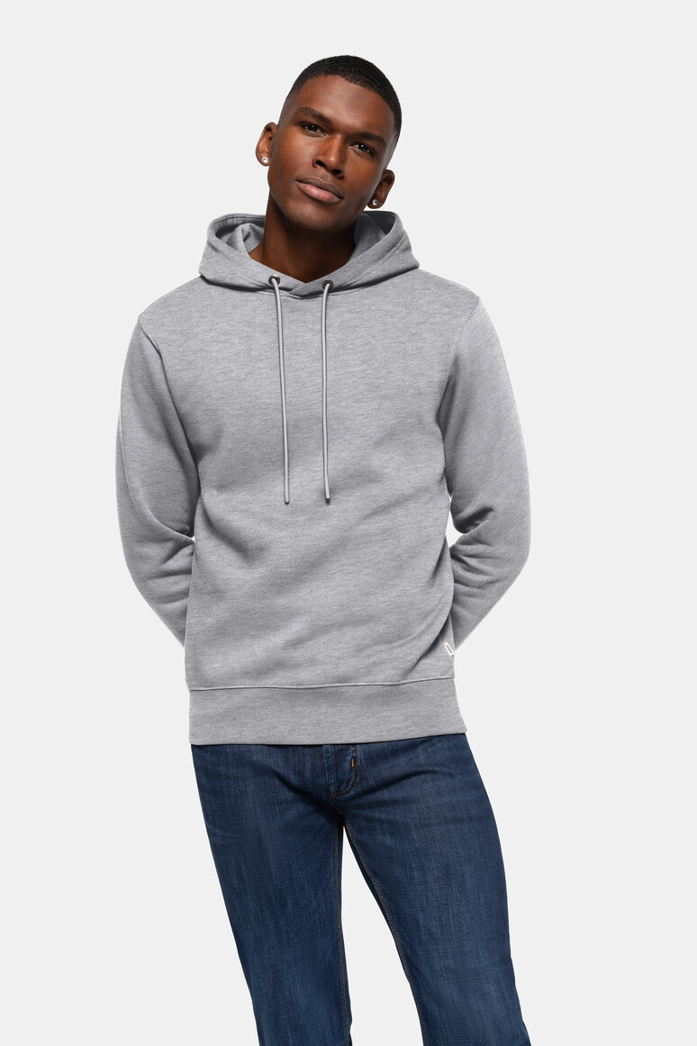 HAKRO 560 Kapuzen-Sweatshirt Bio-Baumwolle in Grau Meliert – Modellansicht