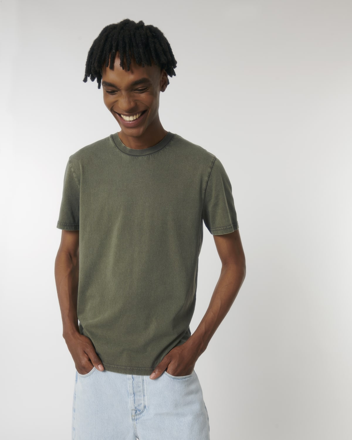 Stanley Stella Crafter Vintage in G. Dyed Khaki – Modellansicht