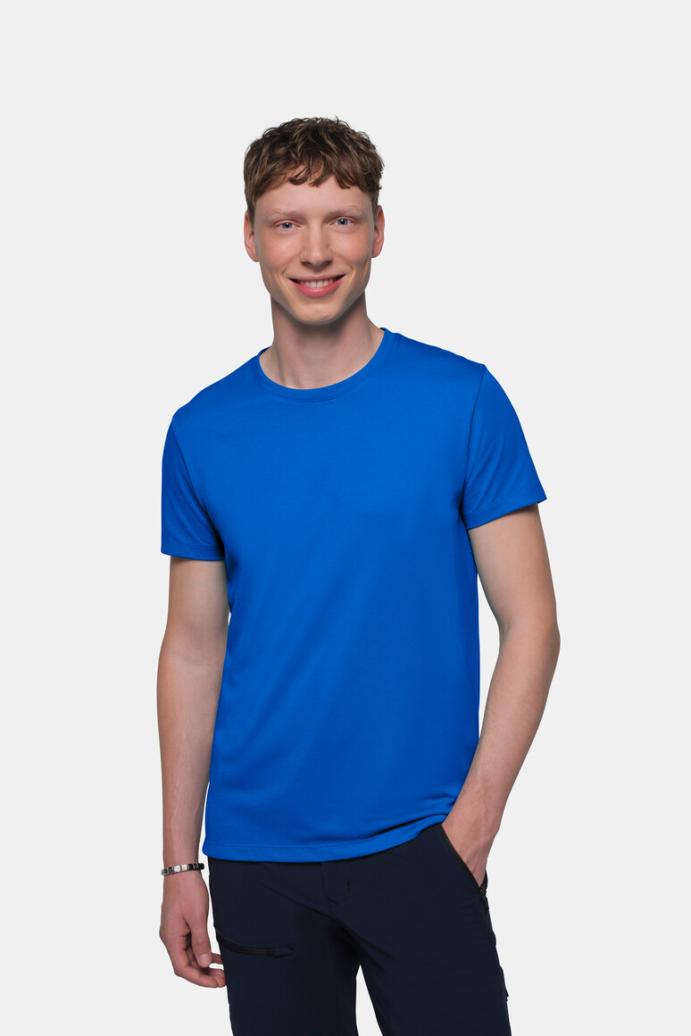 HAKRO 269 COTTON TEC® T-Shirt in Royalblau – Modellansicht