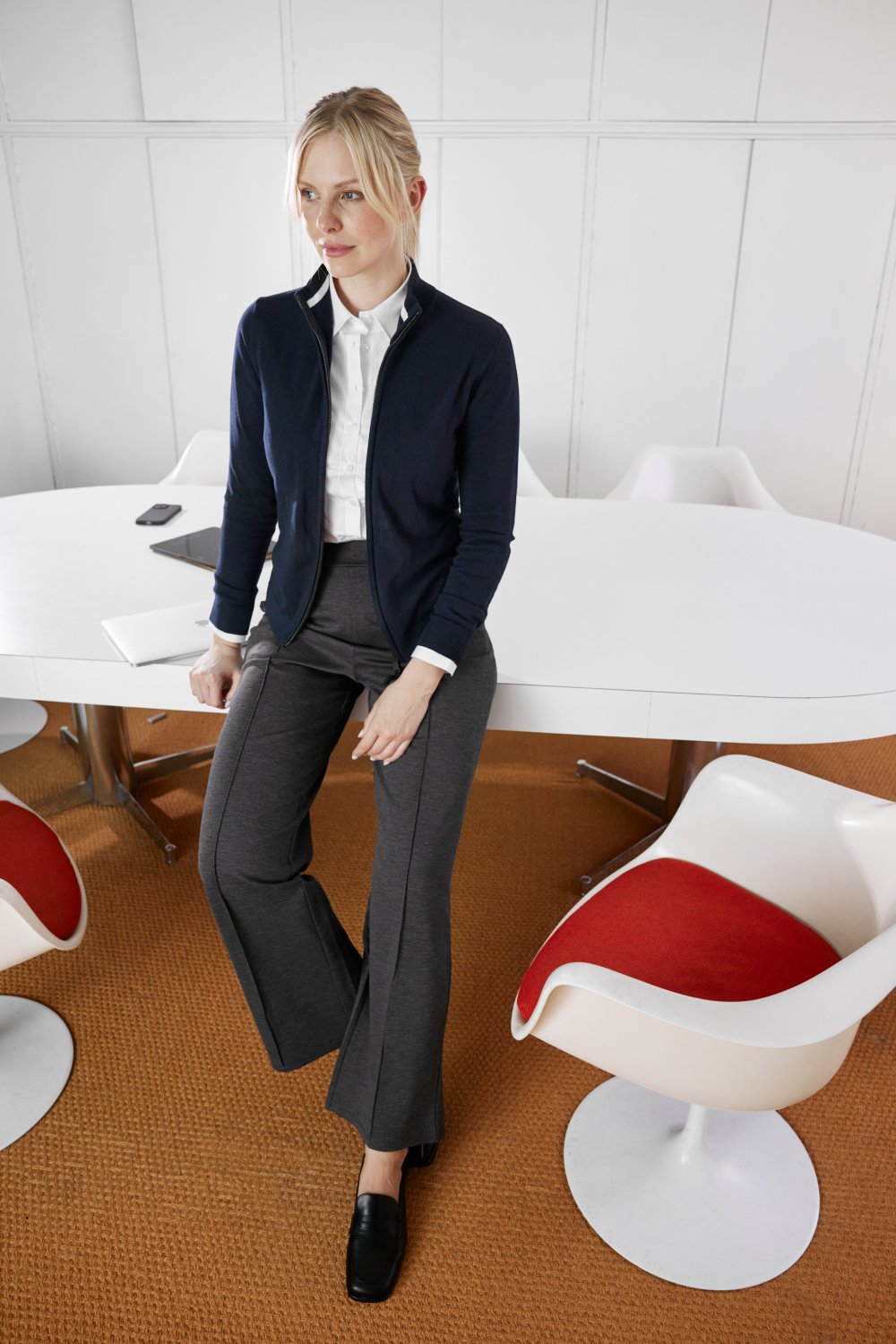 Daiber Ladies' Zip-Cardigan in Navy – Modellansicht