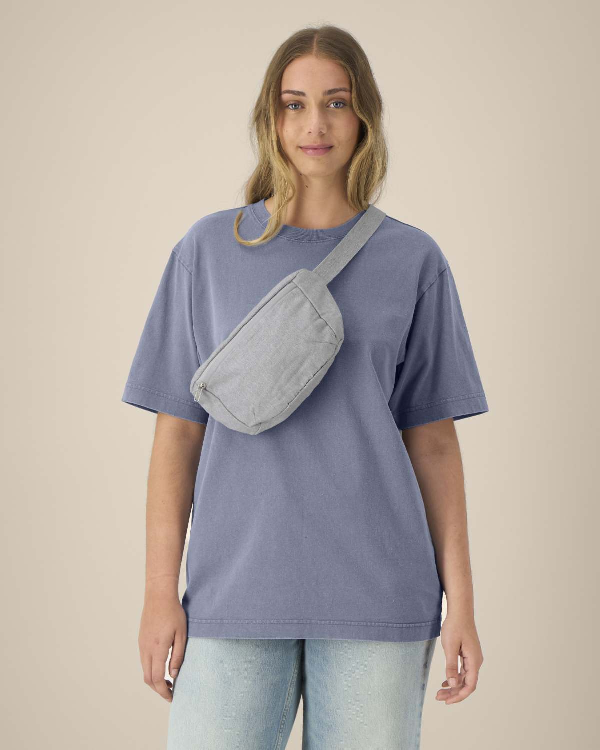 Stanley Stella Hip Bag in Heather Grey – Modellansicht