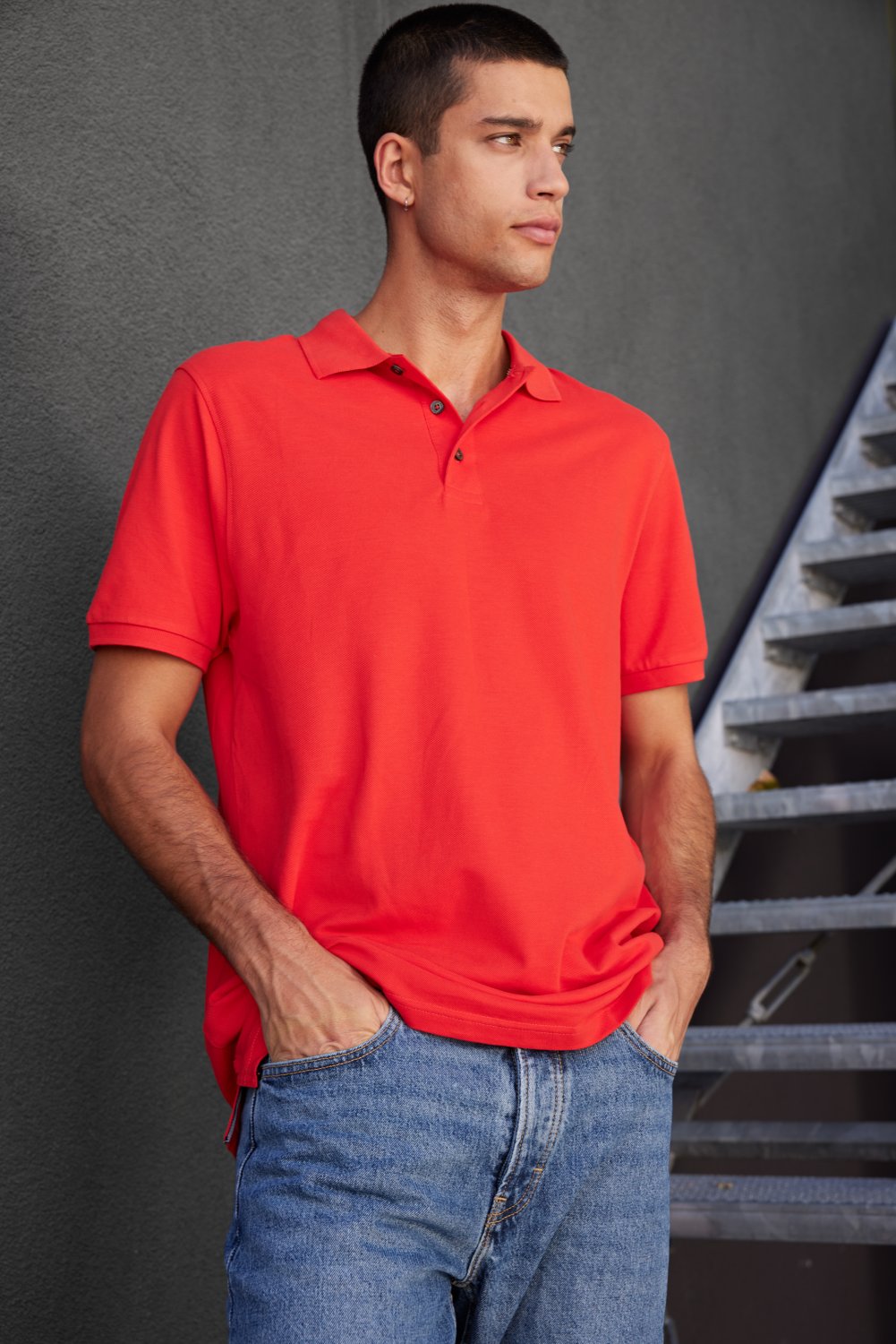 Daiber Men's Pima Polo in Black – Modellansicht