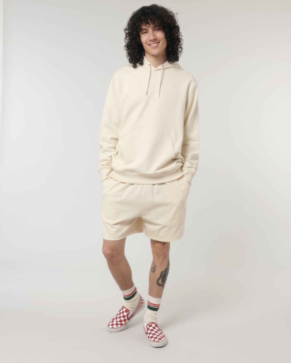 Stanley Stella Archer in Natural Raw – Modellansicht
