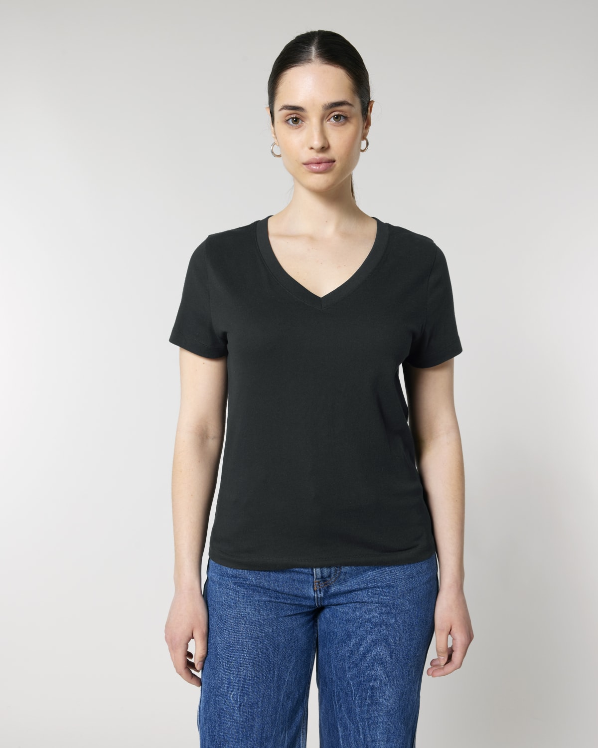 Stanley Stella Stella Isla in Black – Modellansicht
