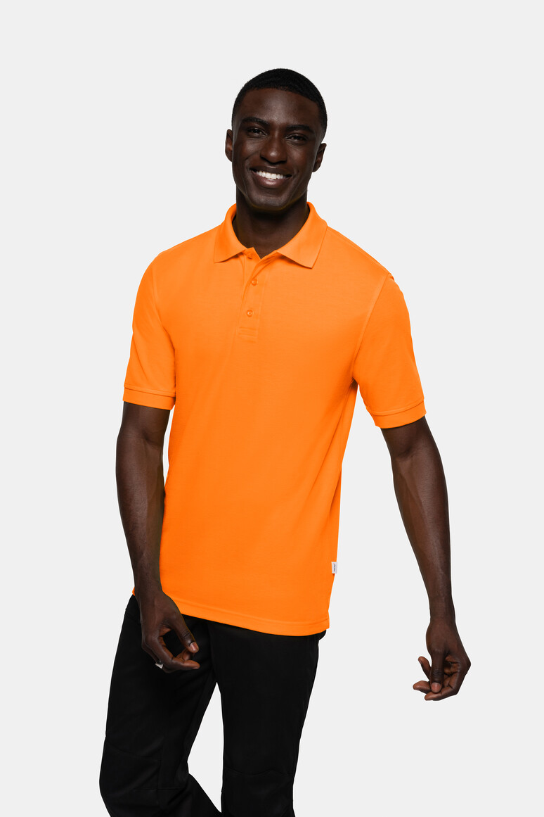 HAKRO 816 Poloshirt MIKRALINAR® in Orange – Modellansicht