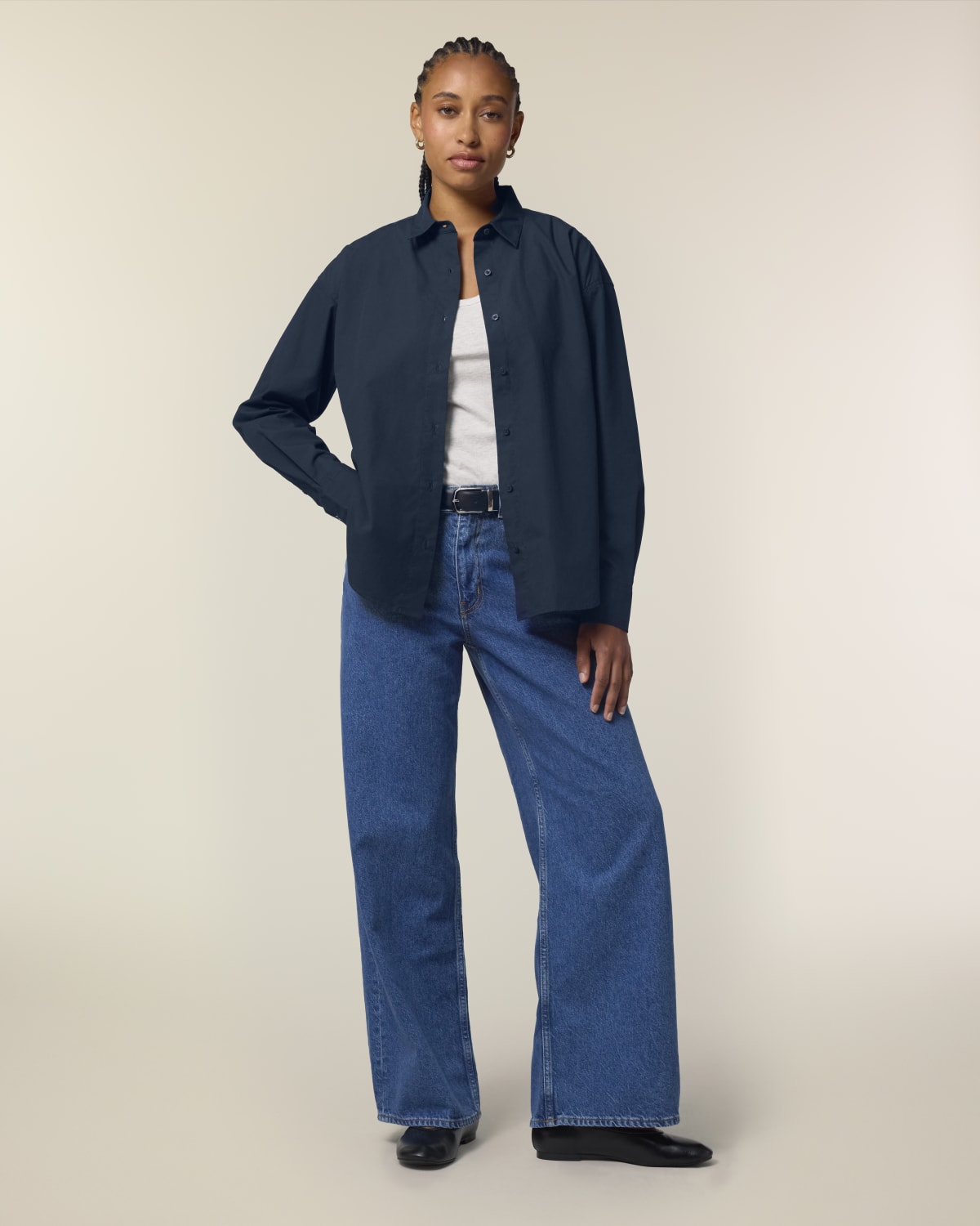 Stanley Stella Stella Styler Shirt in French Navy – Modellansicht