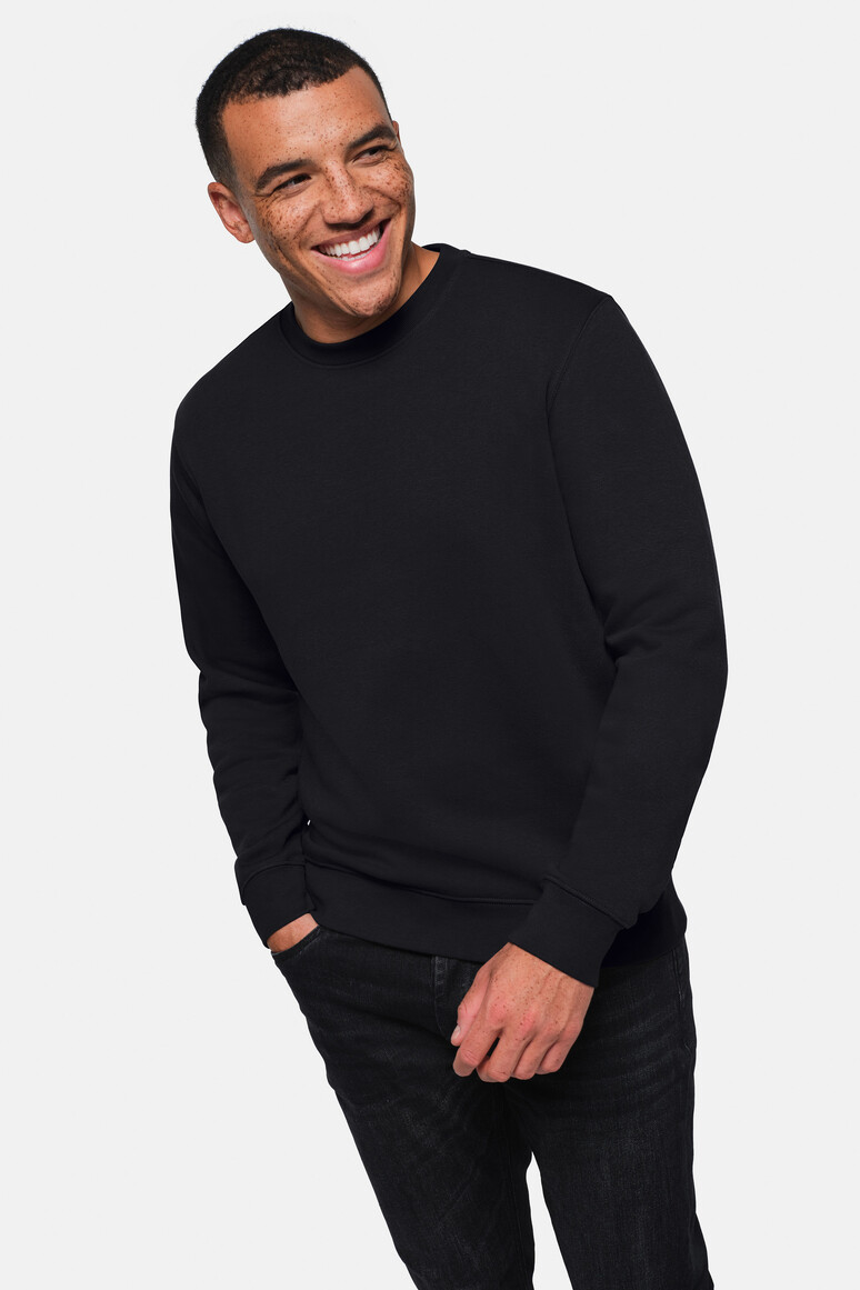 HAKRO 570 Sweatshirt Bio-Baumwolle in Schwarz – Modellansicht
