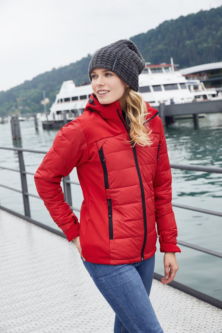 Daiber Ladies' Outdoor Hybrid Jacket in Red – Modellansicht