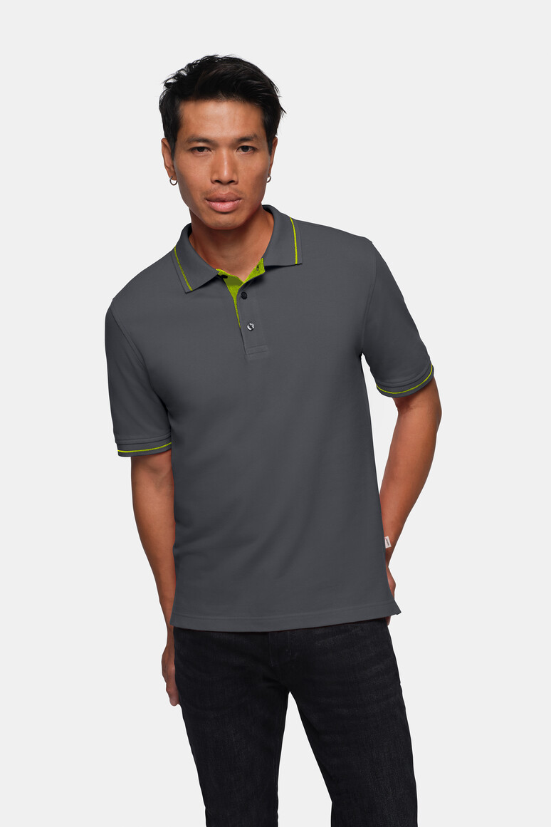 HAKRO 803 Poloshirt Casual in Anthrazit/Kiwi – Modellansicht