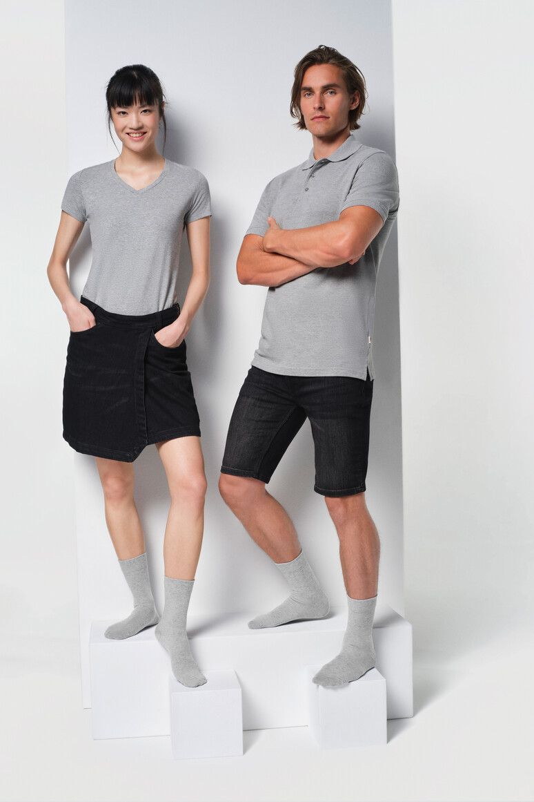 HAKRO 975 Socken Essentials in Grau Meliert – Modellansicht