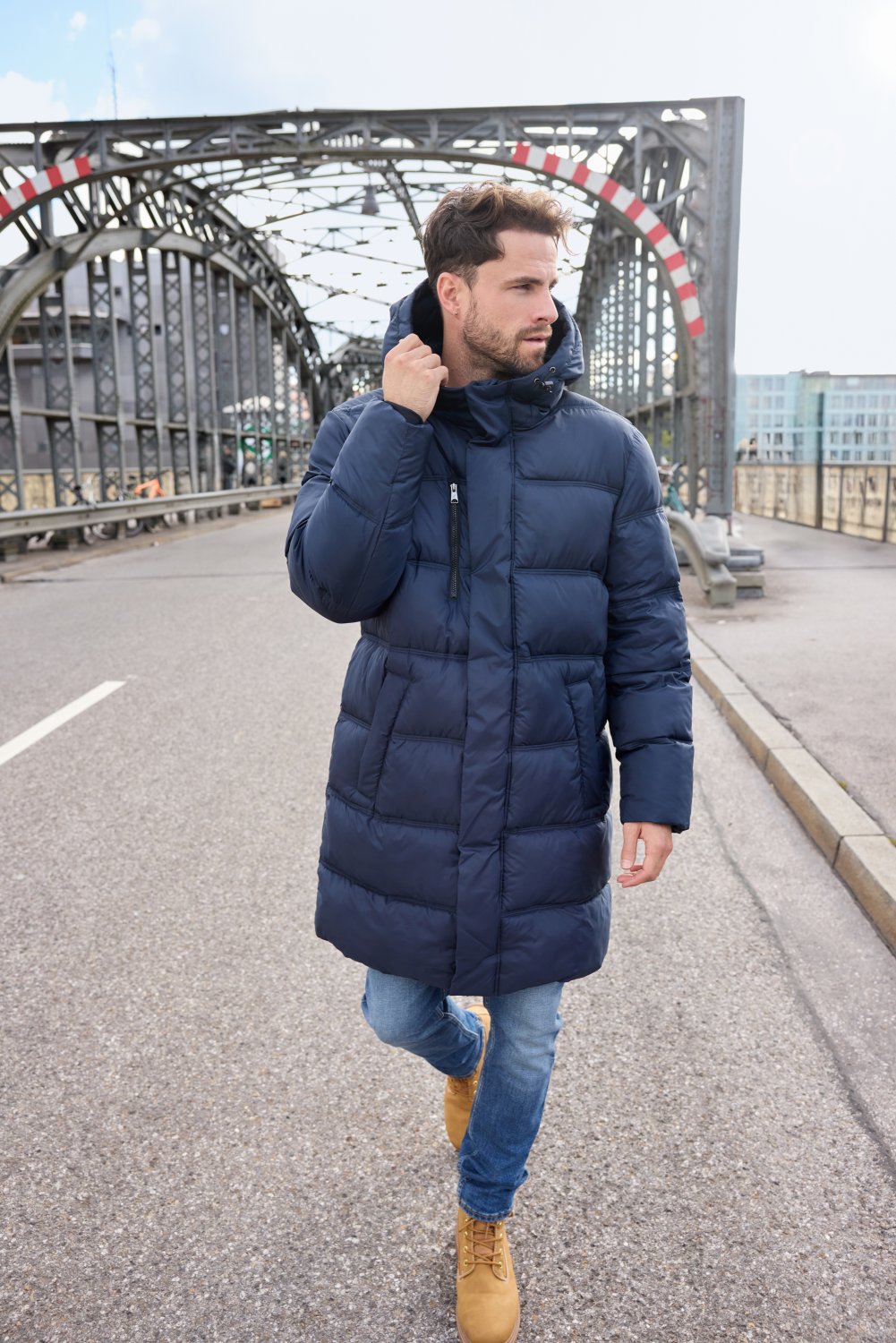 Daiber Men's Winter Short Coat GRS in Black – Modellansicht
