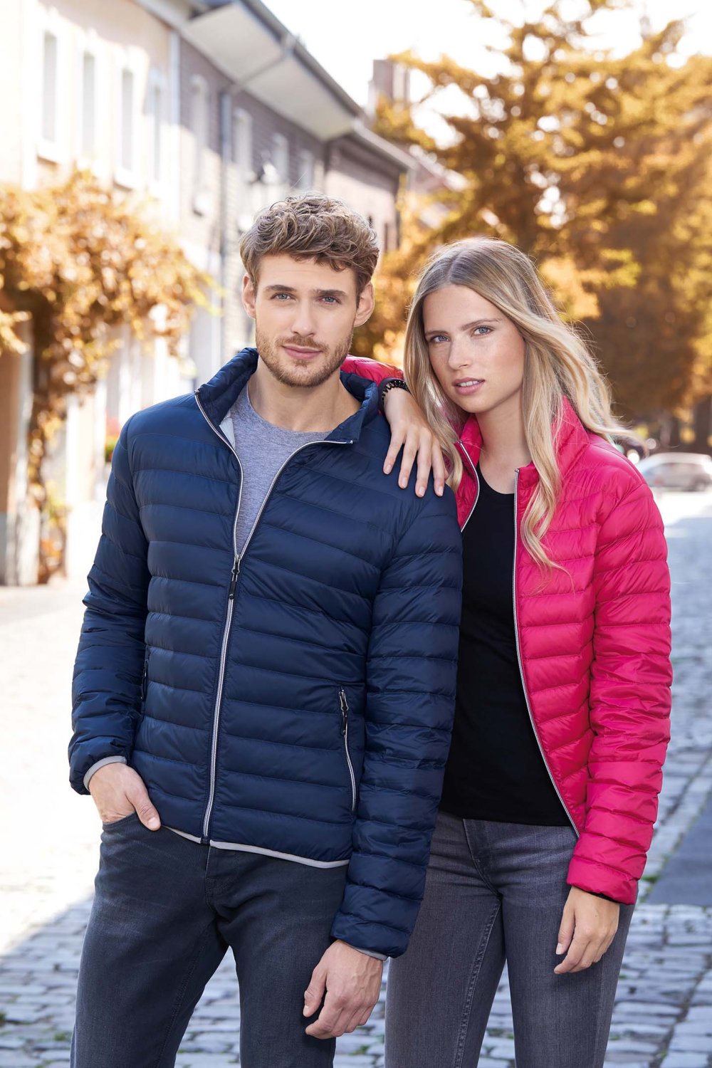 Daiber Men's Down Jacket in Navy/Silver – Modellansicht