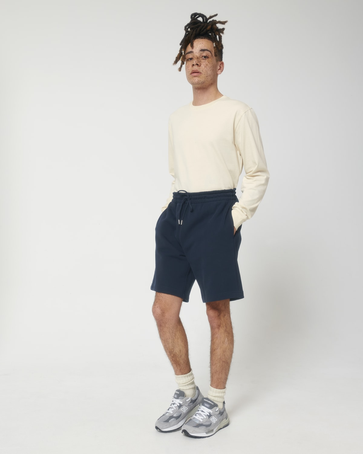 Stanley Stella Boarder Dry in French Navy – Modellansicht
