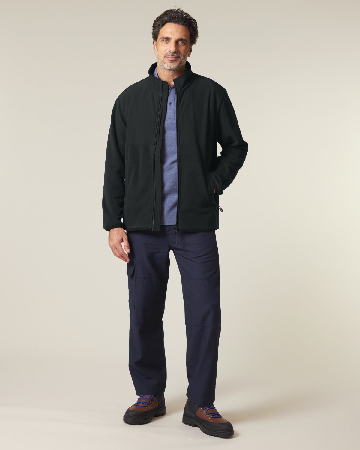 Stanley Stella Trekker in Black – Modellansicht