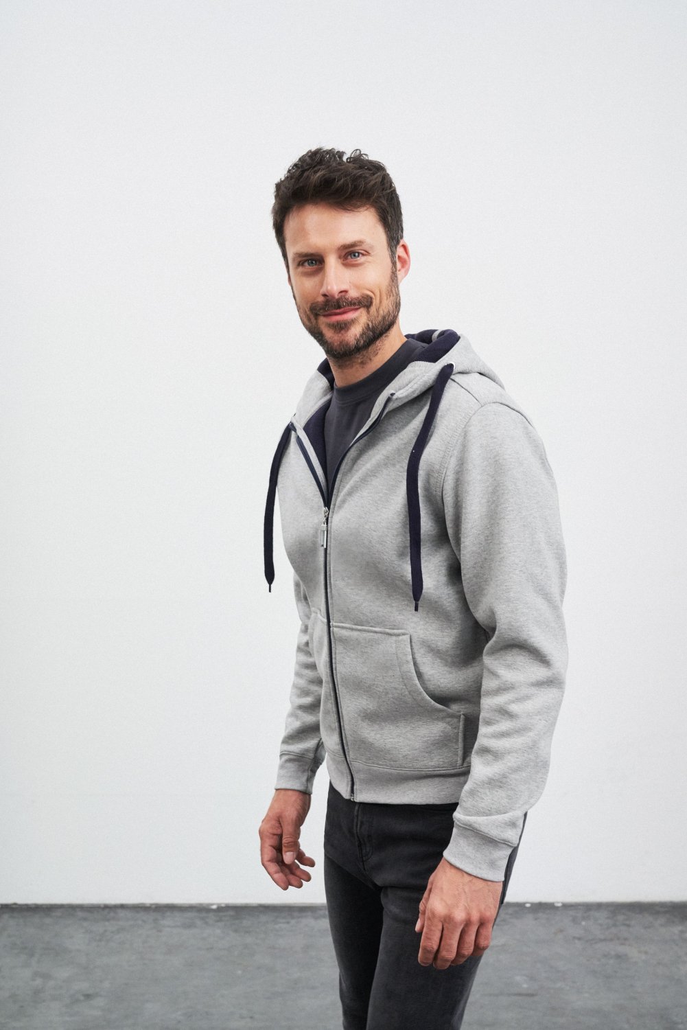 Daiber Men's Doubleface Jacket in Azur/Navy – Modellansicht