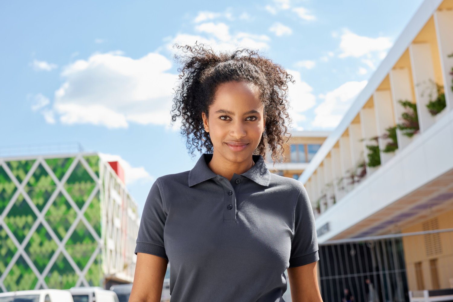 Daiber Workwear Polo Women in Red – Modellansicht