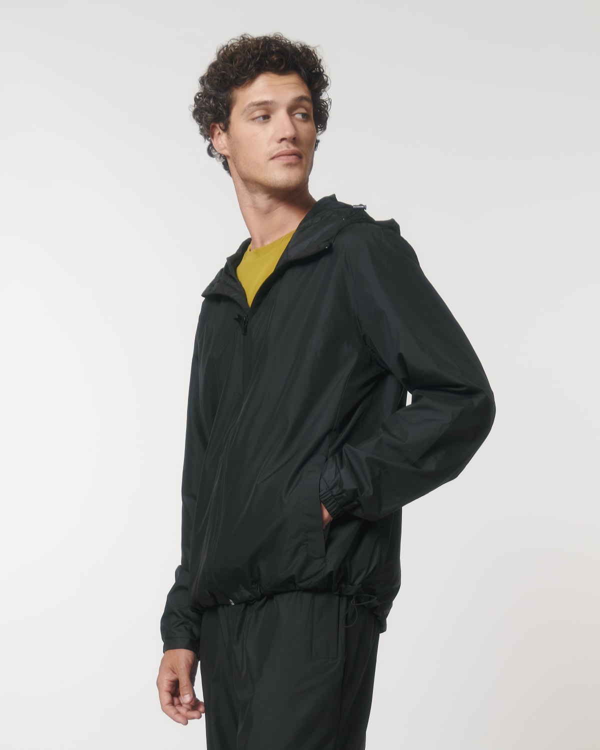 Stanley Stella Commuter in Black – Modellansicht