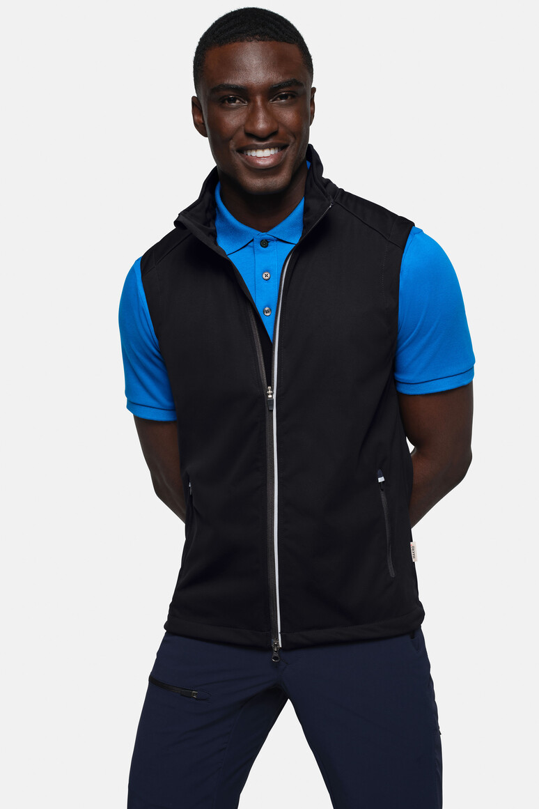 HAKRO 854 Light-Softshellweste in Schwarz – Modellansicht