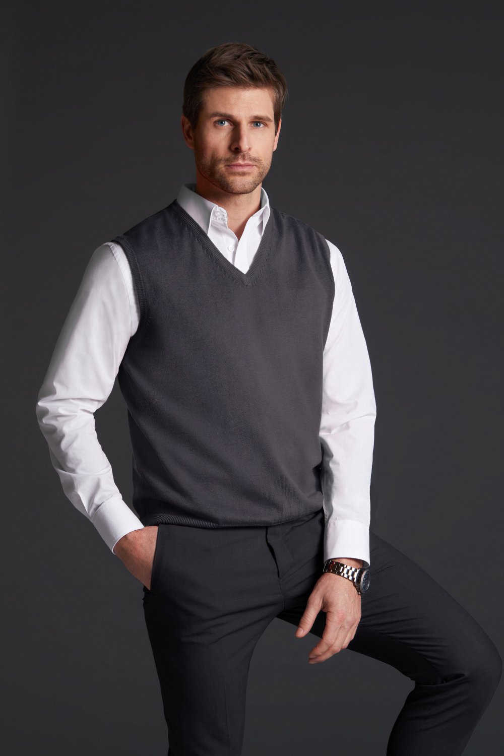 Daiber Men's V-Neck Pullunder in Anthracite-Melange – Modellansicht