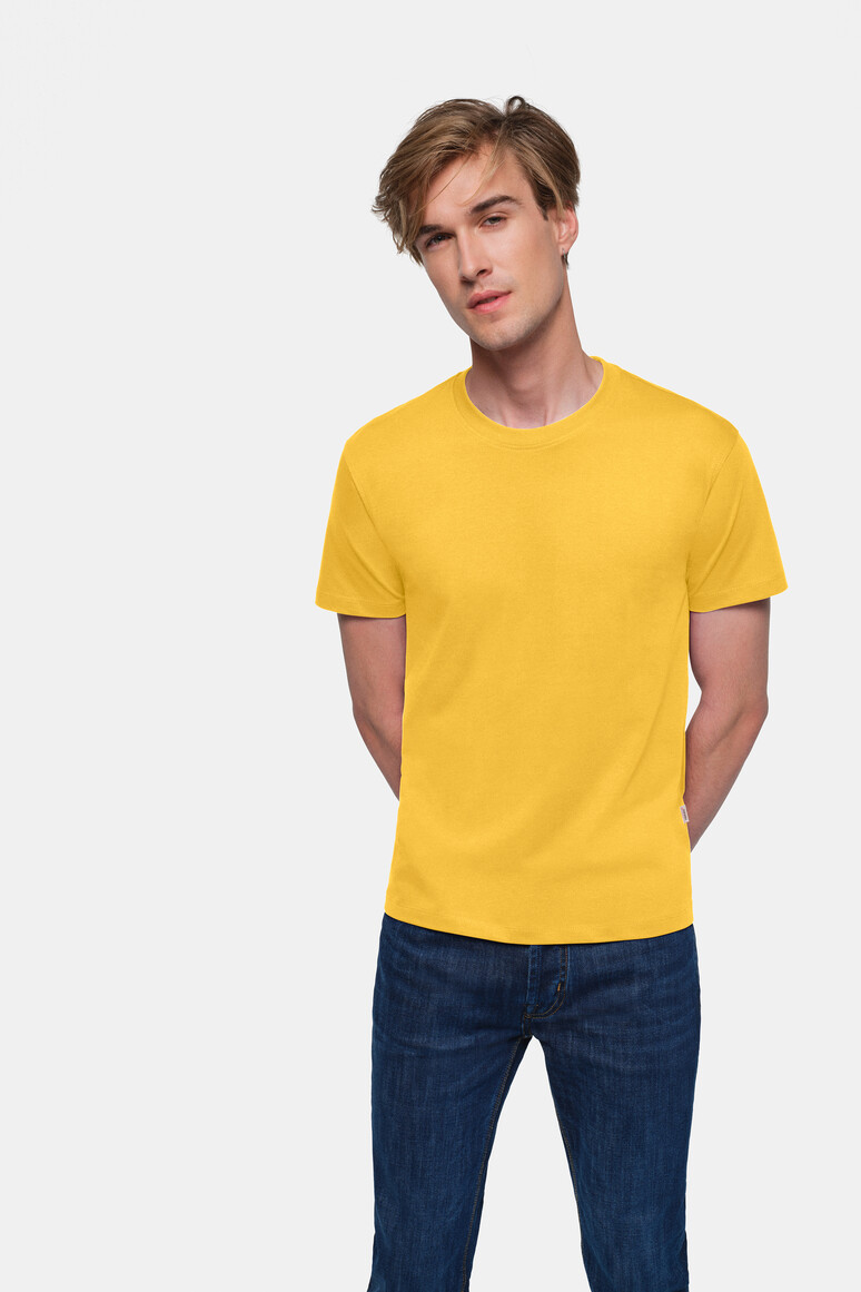 HAKRO 292 T-Shirt Classic in Sonne – Modellansicht