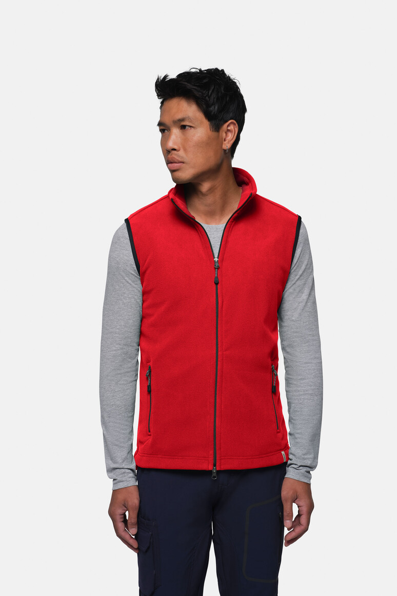 HAKRO 847 Fleeceweste ECO in Rot – Modellansicht