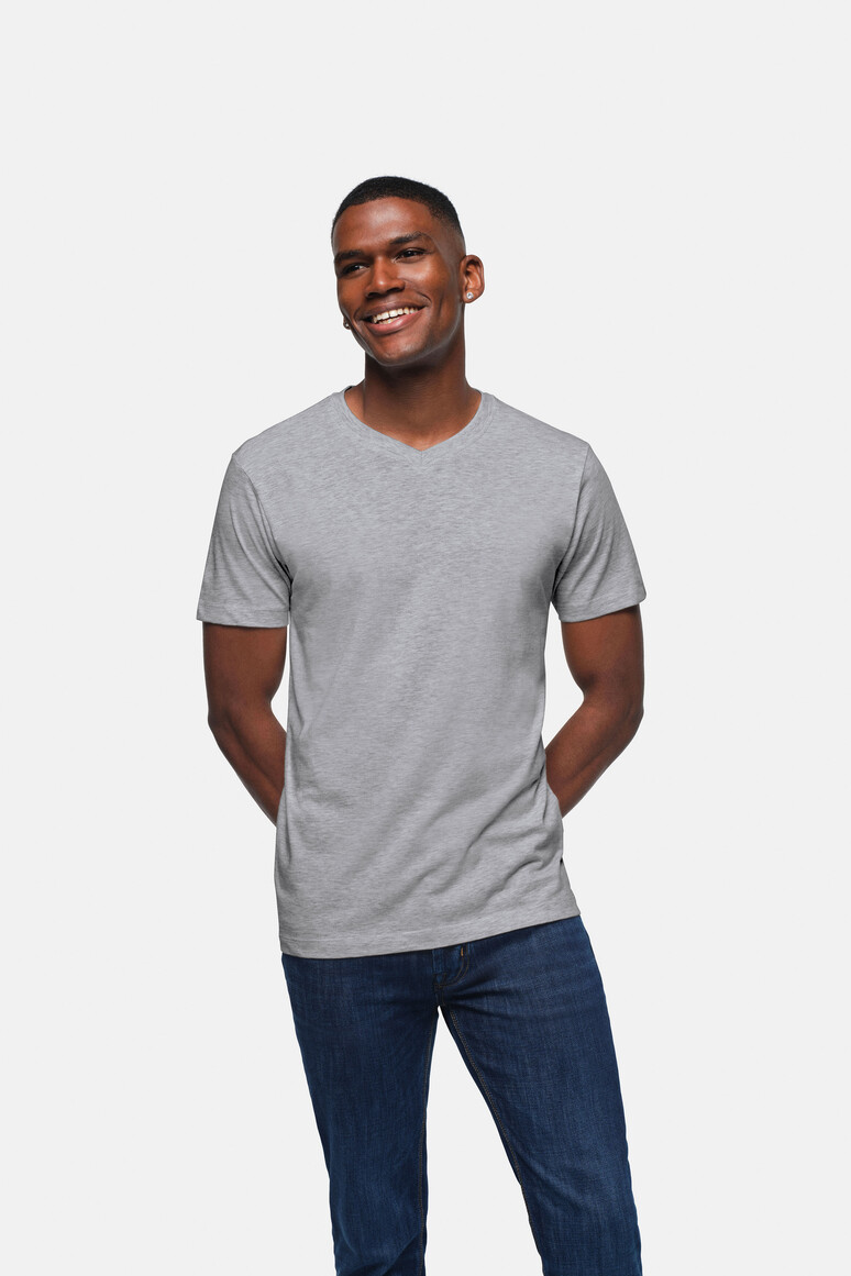 HAKRO 226 V-Shirt Classic in Grau Meliert – Modellansicht