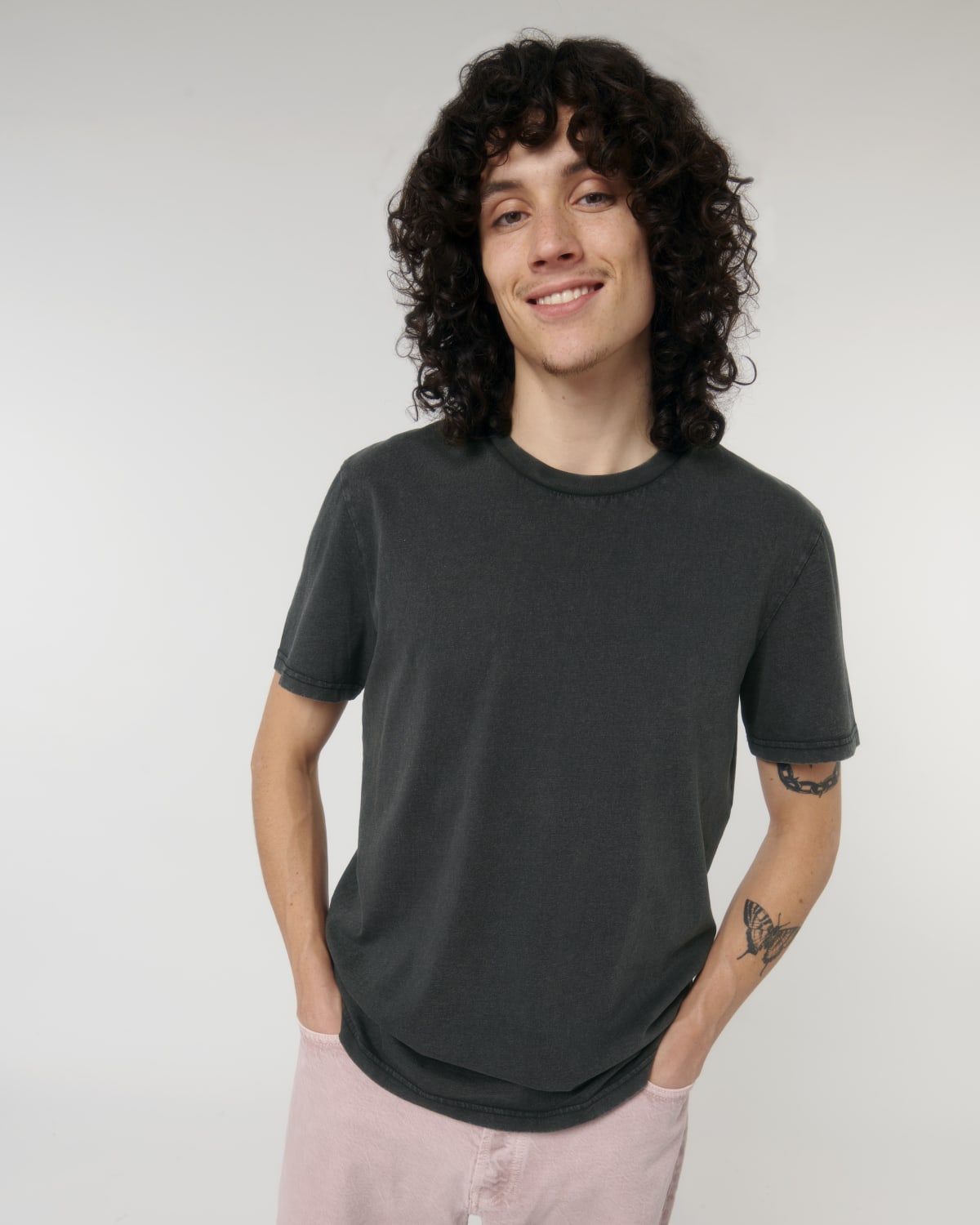 Stanley Stella Crafter Vintage in G. Dyed Black Rock – Modellansicht