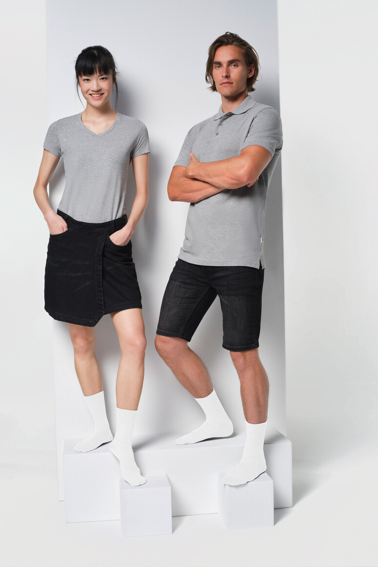 HAKRO 975 Socken Essentials in Weiß – Modellansicht
